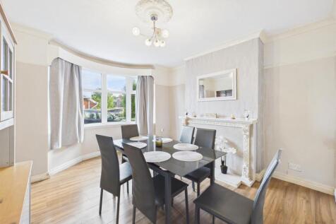 Dining Room: