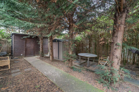 30 Chatsworth Road, Kilburn, London, NW2 4BS