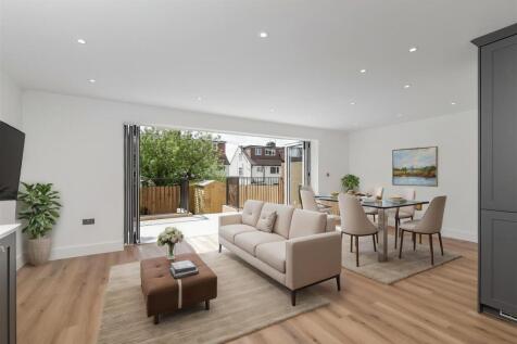 4BirchTreeGardens-14 - Kitchen - Standard - 8.jpg