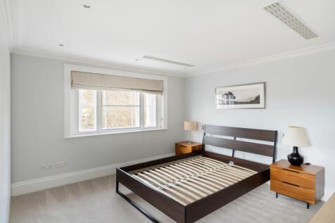 property in Kings Road, 
Chelsea, SW3