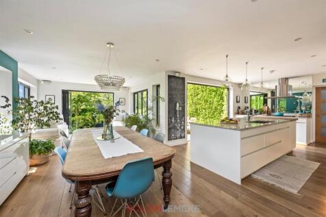 Kitchen/Dining/Sunroom