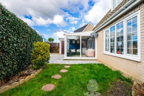 Sun Room and Rear Garden