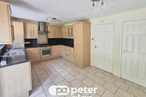 Sir Charles Crescent photo 5