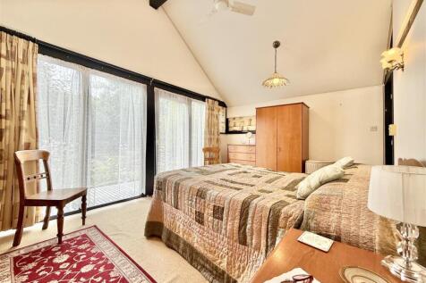 Bed 1 Onto Balcony.JPG