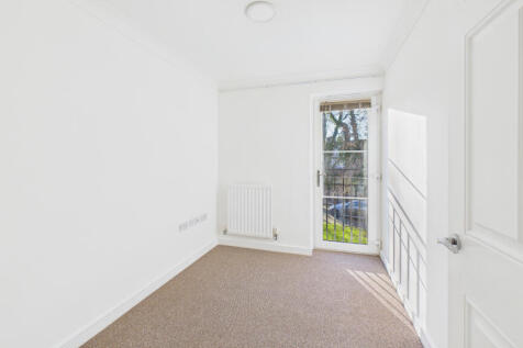 CAM04968G0-PR0081-STILL010