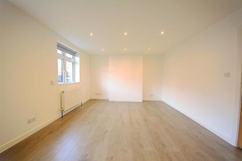 2-bed flat on Archway Road, Highgate, N6, £2,000/mo