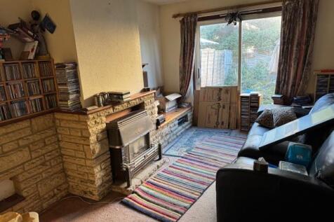 SITTING/DINING ROOM