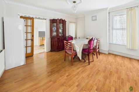 Presented by Robert at EweMove Bexleyheath and Dar
