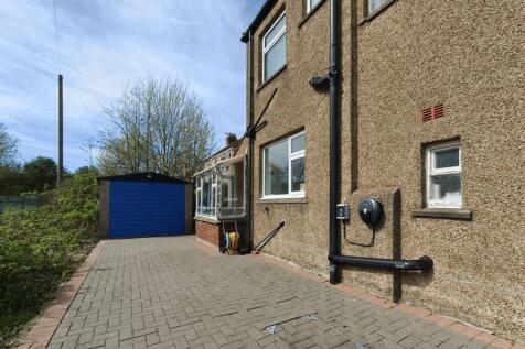 Generous Driveway &amp; Garage