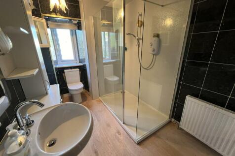 JACK &amp; JILL SHOWER ROOM