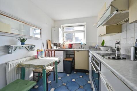 London, W5 - property photo