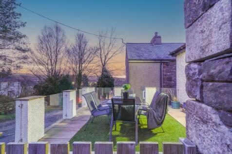 Front Garden Patio