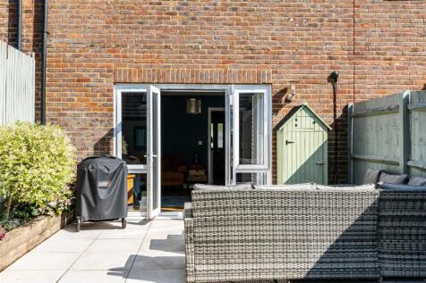 12 Funnel Drive-30.jpg