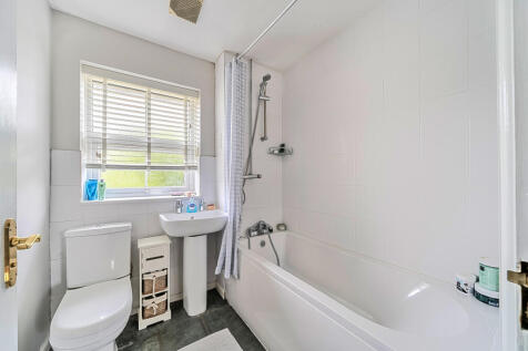 56819d8bfbd14c1273842arw5