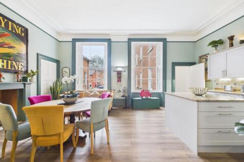 CAM03062G0-PR0218-STILL030