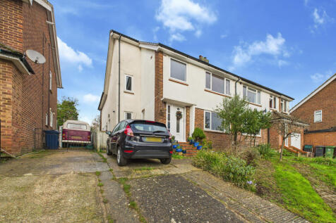 1. CAM01984G0-PR0536-STILL020