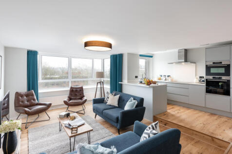 3-bed Apartment, The Drive, Hove photo 3