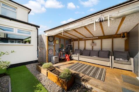 9 LINGFIELD ROAD-17.jpg