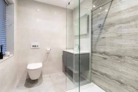 Superb En-Suite Shower Room