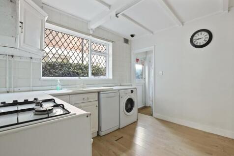 06-132cJHPropWpen - 350 Blandford Road - 18 (1)-me