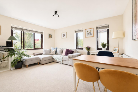 LIVINGROOM.png