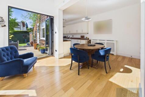 Open-Plan Living/Dining Kitchen