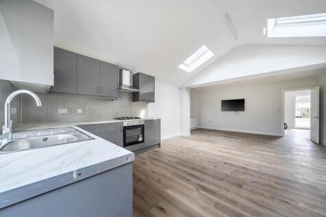 Open Plan Kitchen / Lounge