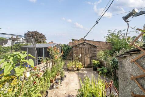 Davidson Frost-Wellings, DFW, Locket Road, Garden.