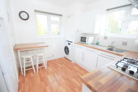 Abbey Close, Pinner photo 2