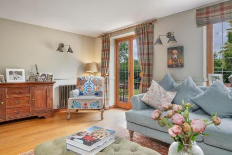 August Lodge PH-36.jpg