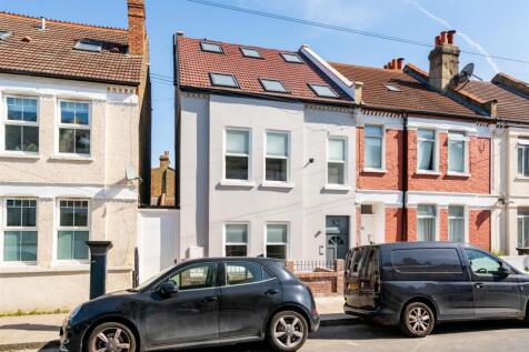 Flat 1, 52 Gilbey Road, London SW17 0QG-13.jpg