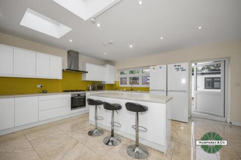 Salisbury Avenue, Barking photo 4