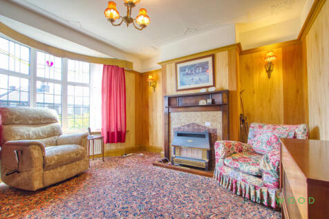 Sitting Room / Dining Room