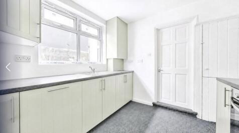 Tweedmouth Road, London, E13 photo 5