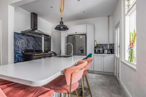 40 Ophir Road, Portsmouth-Small-PorticoMarketing-A