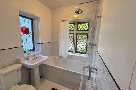 Family Bathroom.jpeg