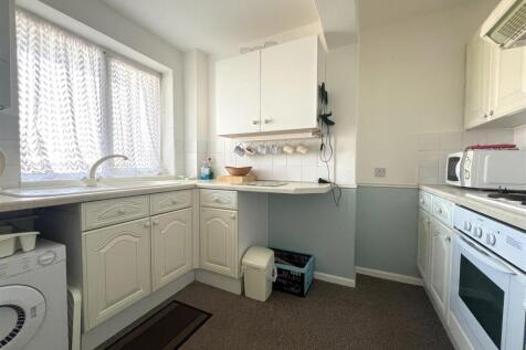 kitchen 1.JPG