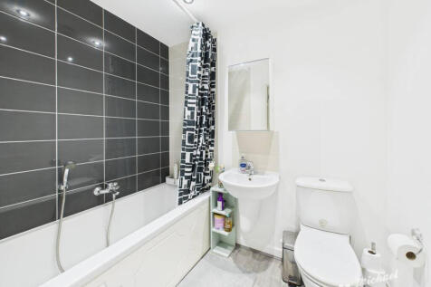 CAM03852G0-PR0464-STILL019-thumbnail-h750-70