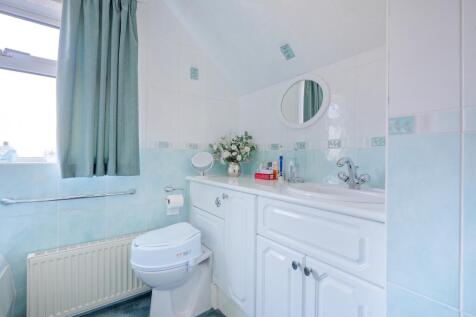 4 bed, 2 bath Detached in Sheffield - Photo 23