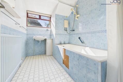 First Floor Bathroom