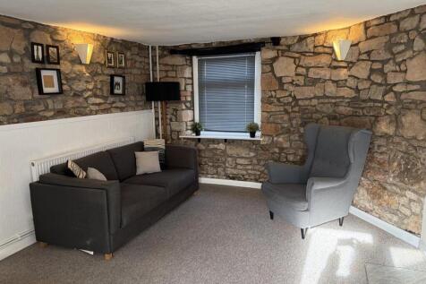 Living Room 1.jpg