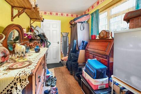 Rowan Close, BN41 (5).jpg