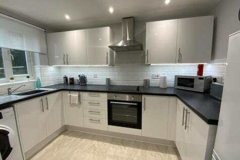 28 Prince Regent Court, Leamington Spa photo 2