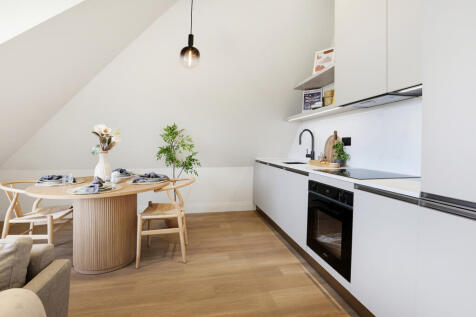 Kitchen | Dining Area
