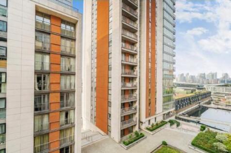 3-bed flat on Adriatic Apartments, Western Gateway, Royal Victoria Docks, London, E16 1BS, £3,315/mo