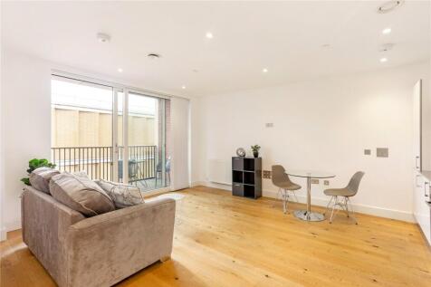 Sitting/Dining Room