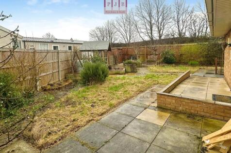 Back Garden view 4.jpeg