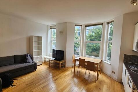 Flat B, Iverson Road, Camden, London photo 3
