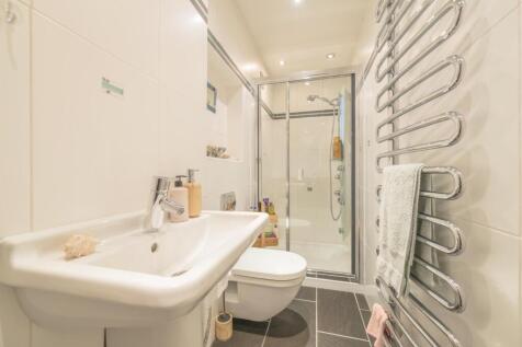 6 bed, 4 bath Town House in Glasgow - Photo 9