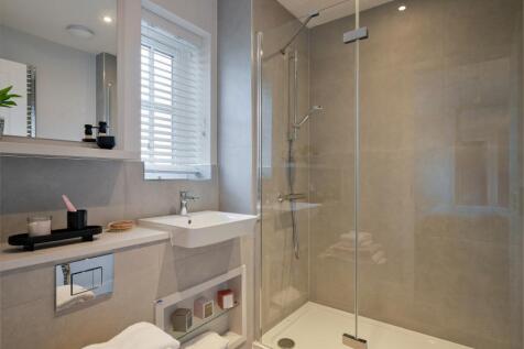 St George's Place - The Wrentham Number 47 -  Principal Bedroom